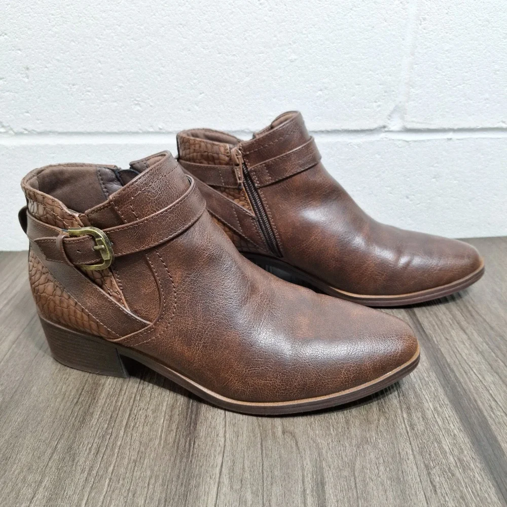 Baretraps Maci Women's Brown Ankle Boots Croc Embossed Buckle Booties Size 10M